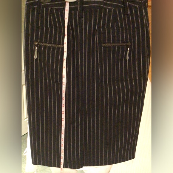 💕Host Pick💕NWT black and white striped pencil skirt - Picture 4 of 5